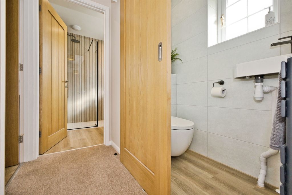 Additional image 11 of 3 bed detached house for saleLaburnum Crescent, Crewkerne TA18