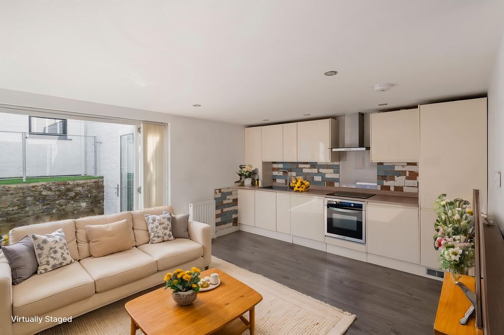 2 bed flat for saleClarence, Dartmouth Hilltops, Dartmouth TQ6