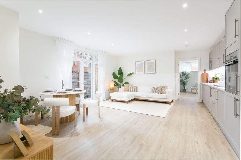 2 bed flat for saleBrompton House, Brambledown Road, Sanderstead CR2