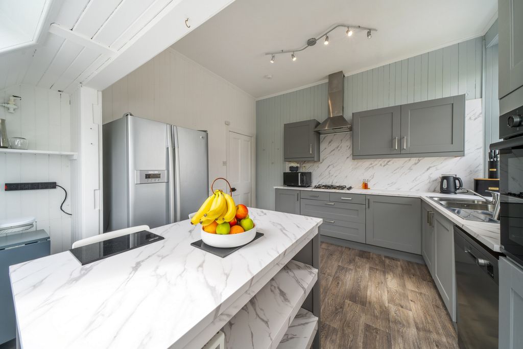 Additional image 8 of 3 bed flat for saleWest Park Road, Cupar KY15