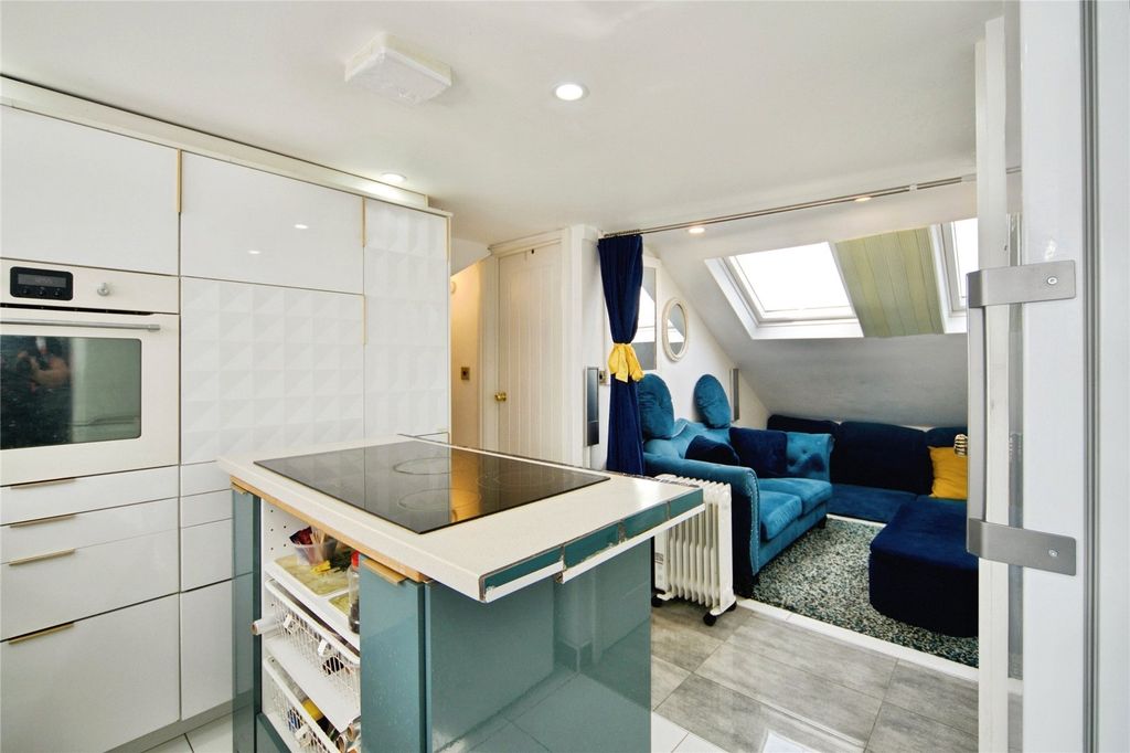 Additional image 9 of 3 bed maisonette for saleRaydons Road, Dagenham, Essex RM9