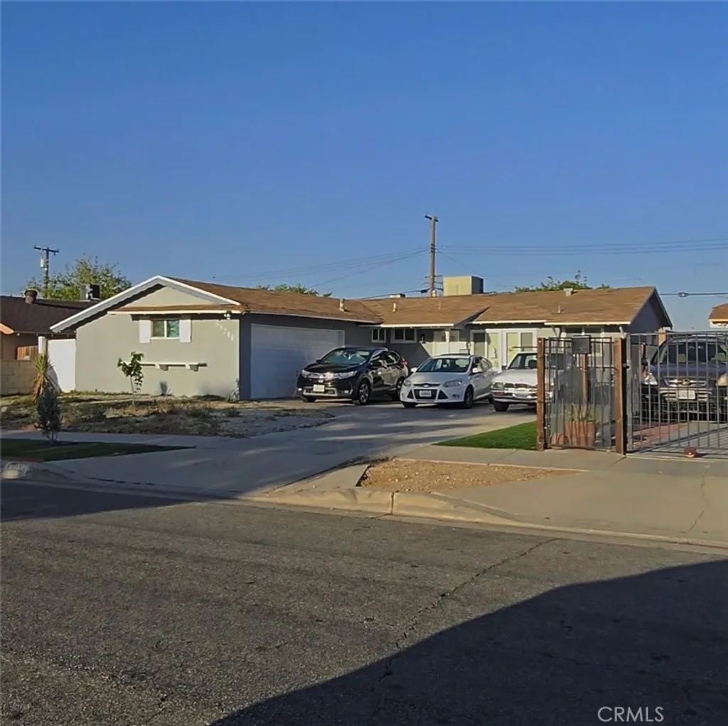 38714 2nd St E, Palmdale, CA 93550 photo 2