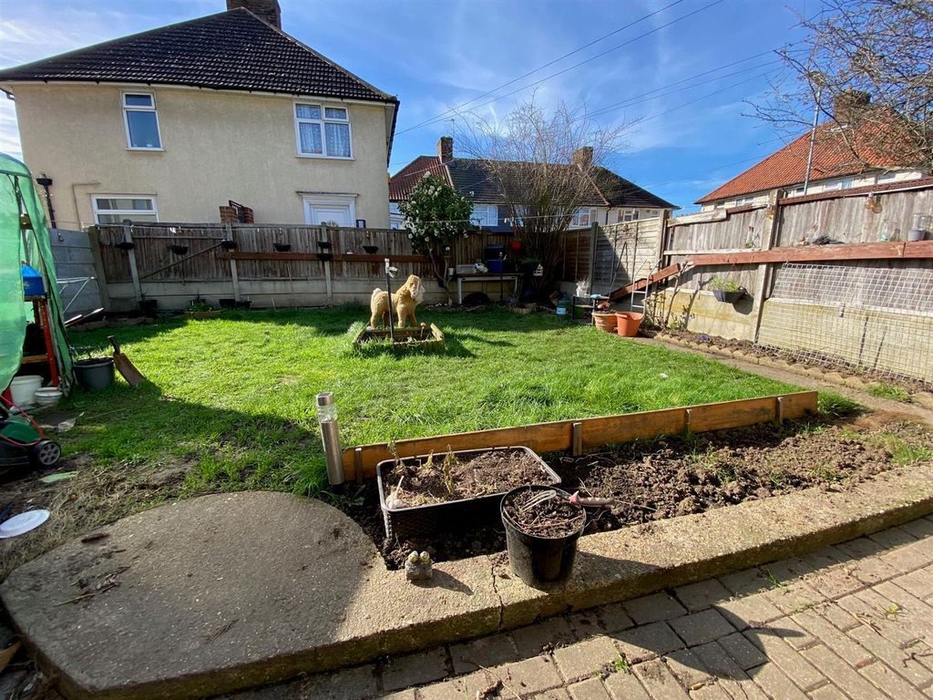 Additional image 20 of 4 bed semi-detached house for saleHunters Hall Road, Dagenham RM10
