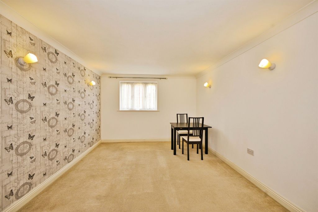 1 bed flat for saleMonk Barton Close, Yeovil BA21 photo 2