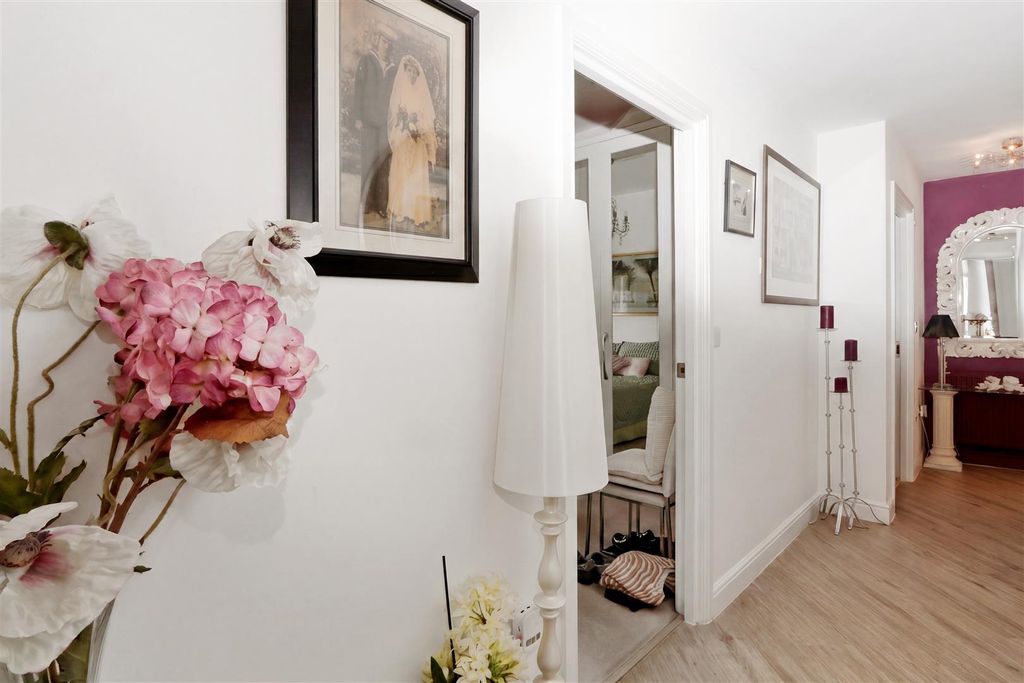 Additional image 22 of 3 bed flat for saleChapel Drive, Dartford DA2