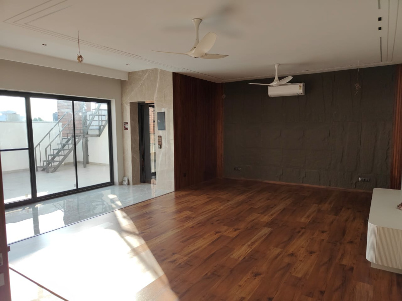 Sector 8, Panchkula photo 3