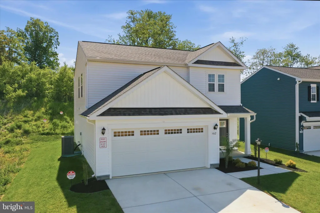 462 Ludgate Manor, Falling Waters, WV 25419 photo 3