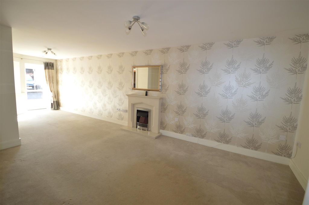 Additional image 3 of 2 bed flat for saleHolmes Place, Crowborough Hill, Crowborough TN6