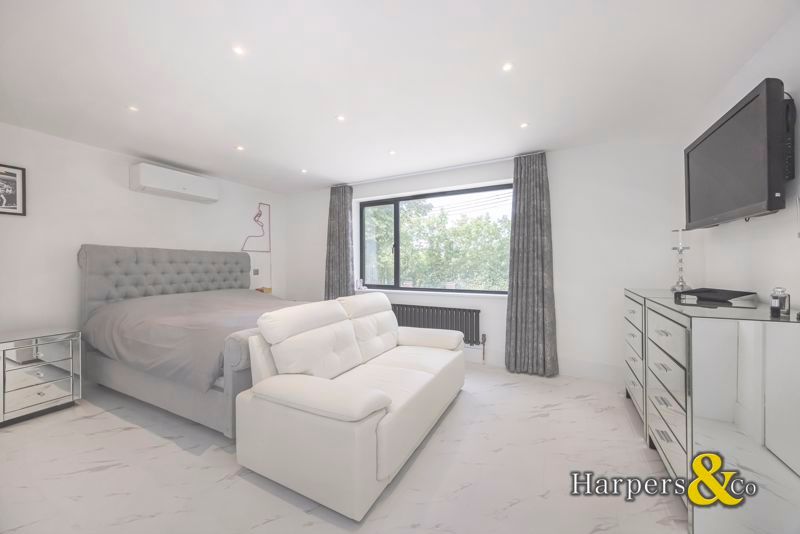 Additional image 23 of 5 bed detached house for saleOakfield Lane, Dartford DA2