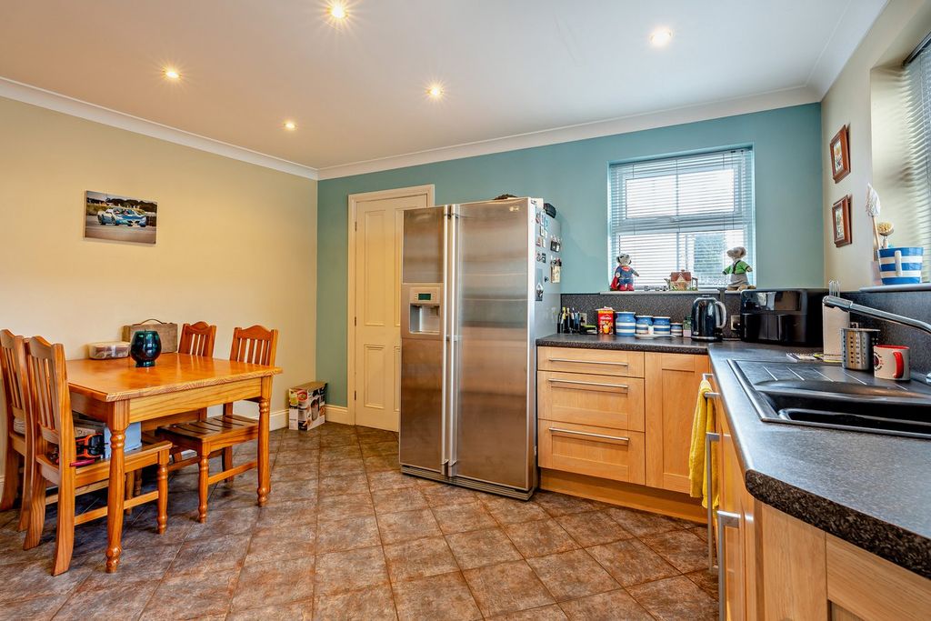 Additional image 8 of 5 bed terraced house for saleCommercial Street, Crook DL15