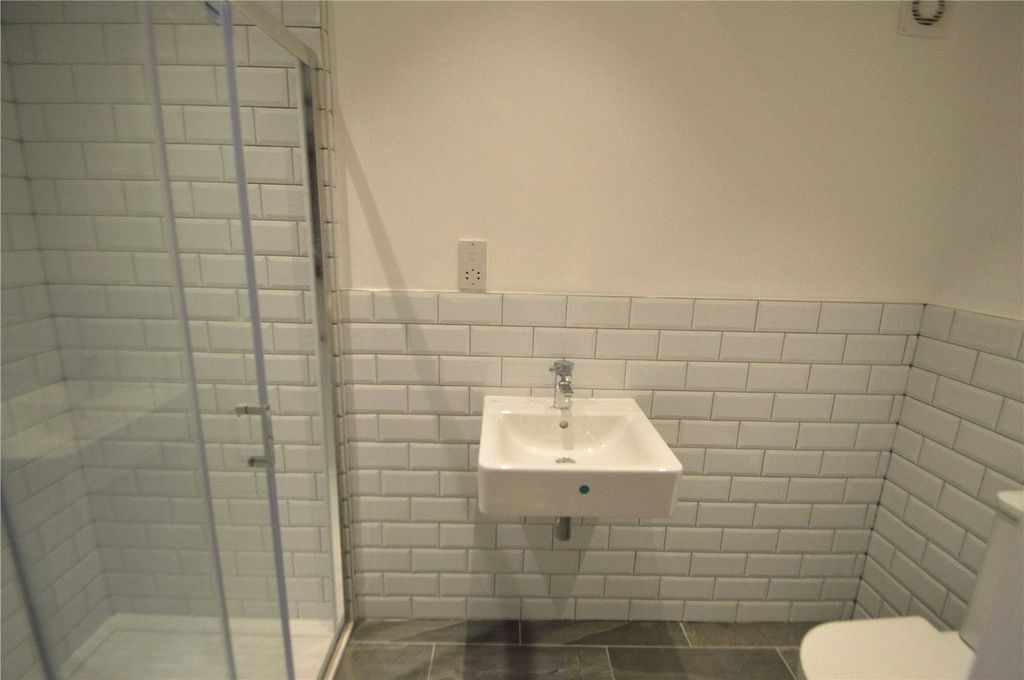 Additional image 6 of 6 bed flat for saleBrighton Road, South Croydon CR2