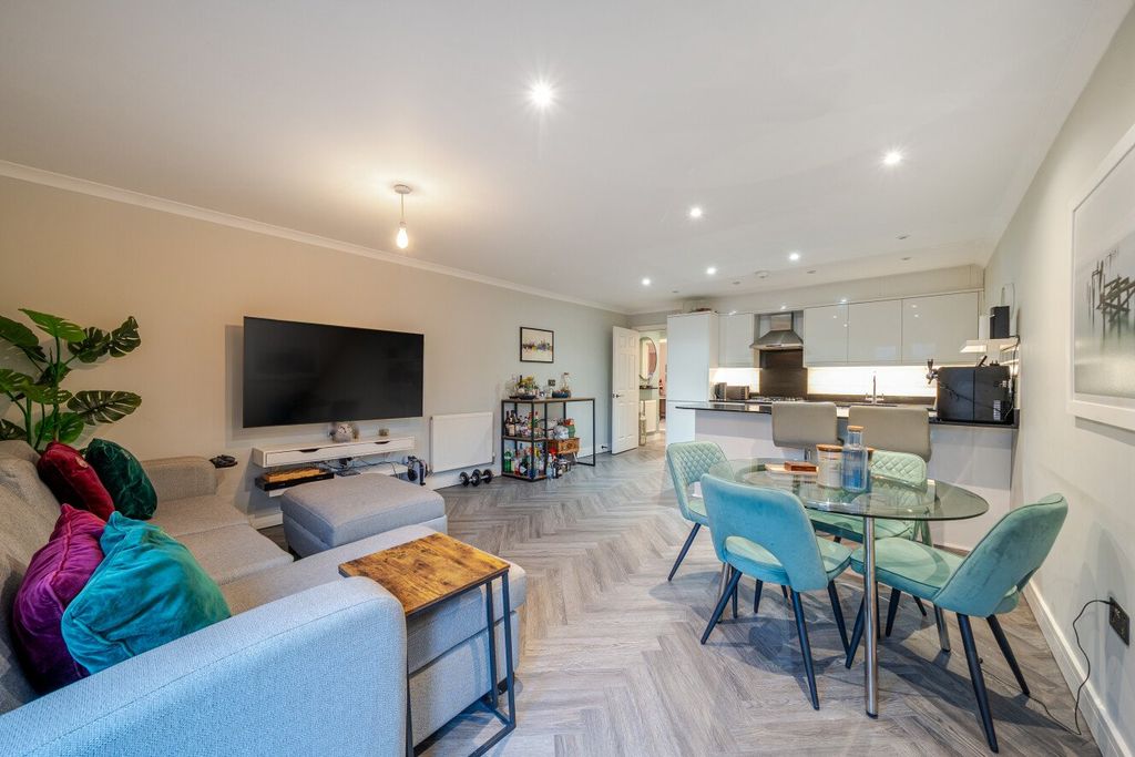 3 bed flat for saleOrchard Avenue, Shirley, Croydon CR0