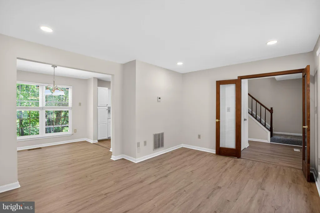 9510 Fox Run Drive, Clinton, MD 20735 photo 4
