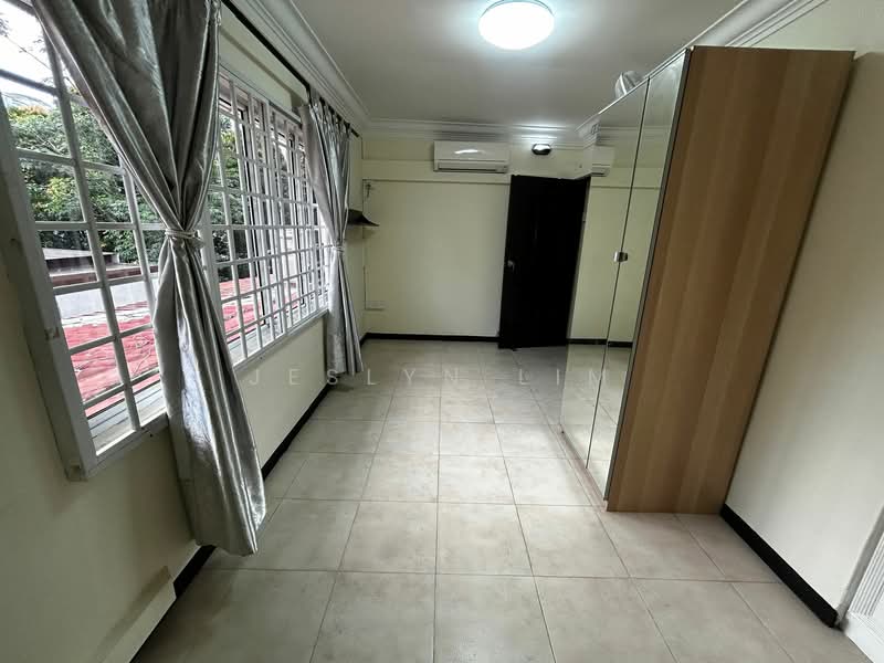 53 Stirling Road photo 5