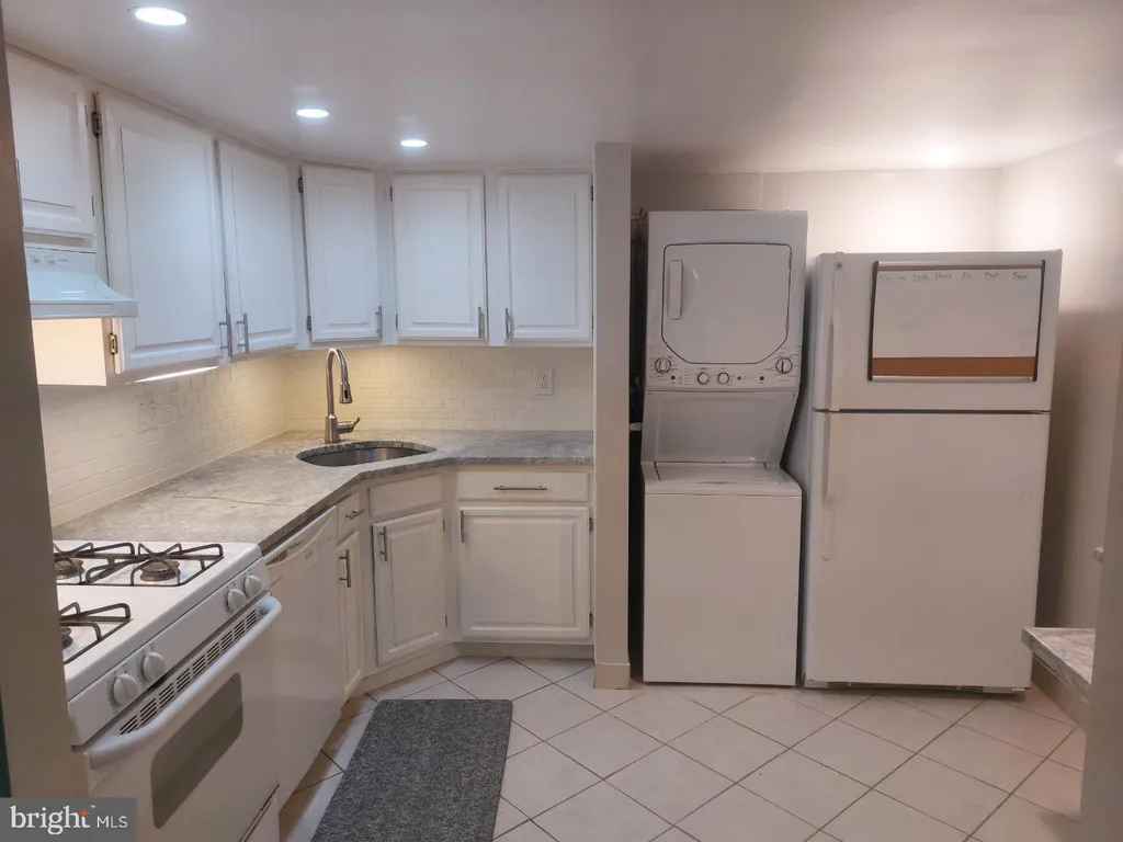1523 Northgate Square Unit 1523-1B, Reston, VA 20190