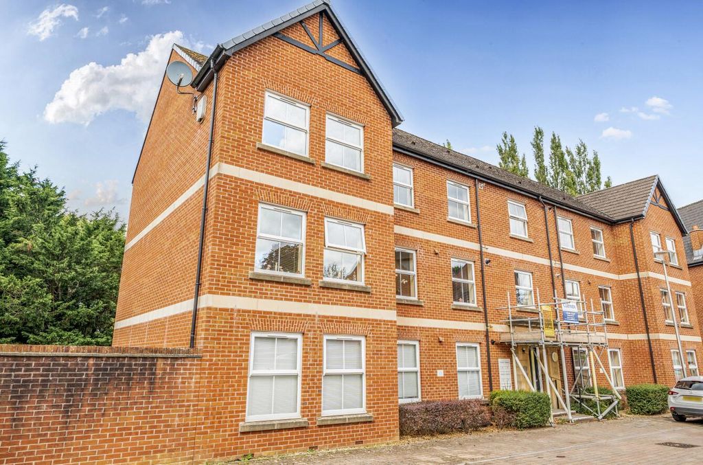 3 bed flat for salePopham Close, Tiverton, Devon EX16