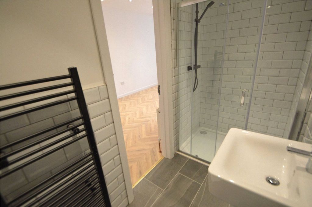 Additional image 8 of 6 bed flat for saleBrighton Road, South Croydon CR2