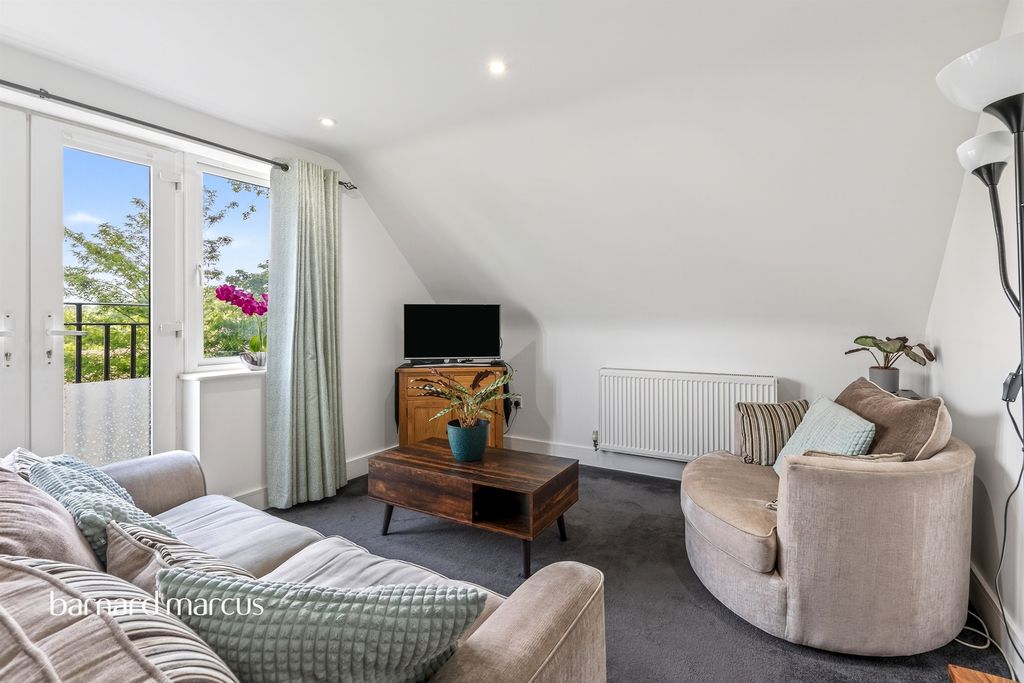 Additional image 6 of 2 bed flat for saleKendra Hall Road, South Croydon CR2