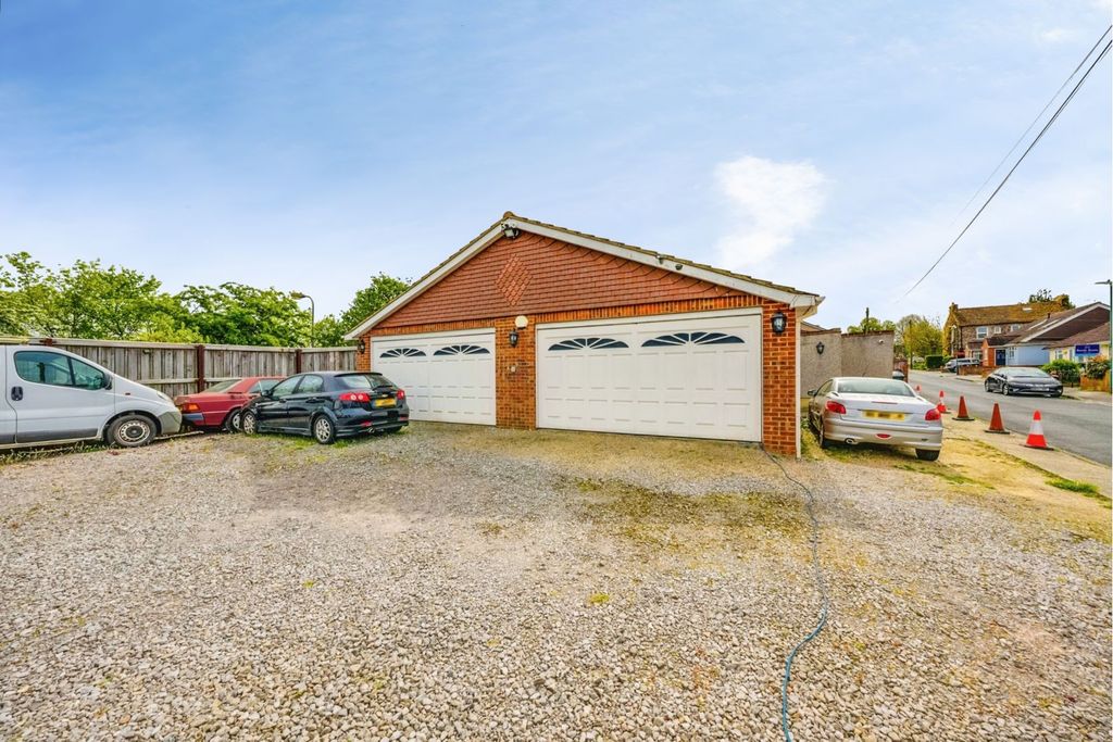 Additional image 4 of 5 bed detached house for saleBrentfield Road, Dartford DA1