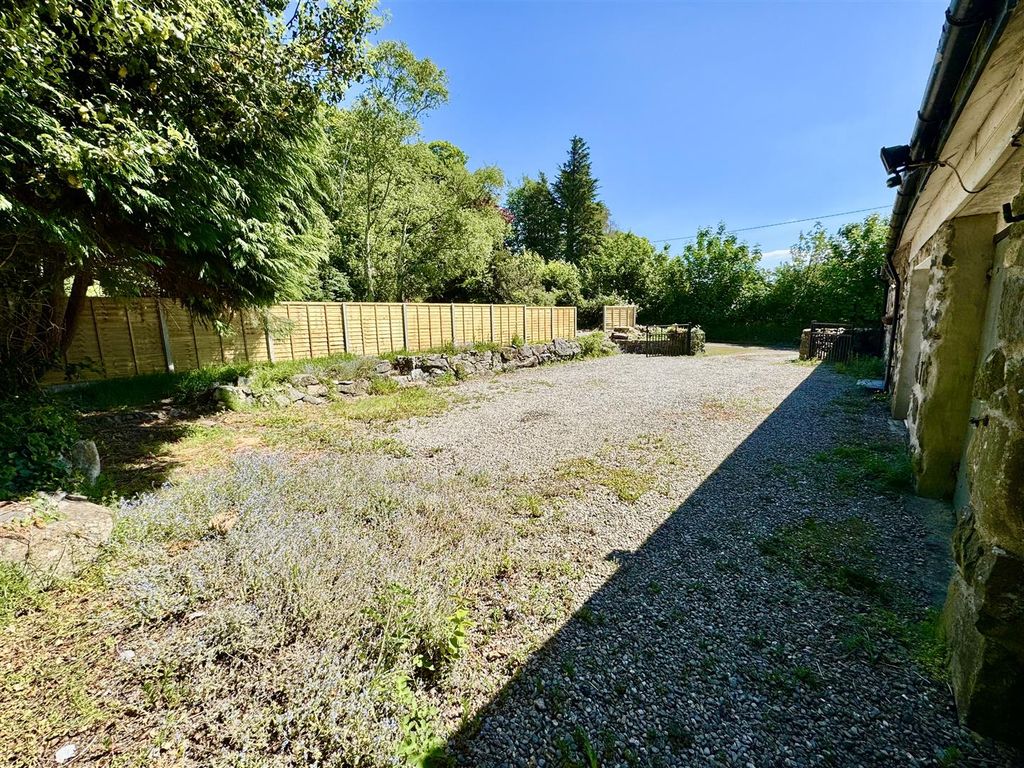 2 bed detached house for saleCriccieth LL52 photo 5