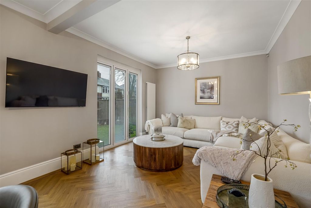 Additional image 17 of 5 bed detached house for salePierremont Gardens, Darlington DL3