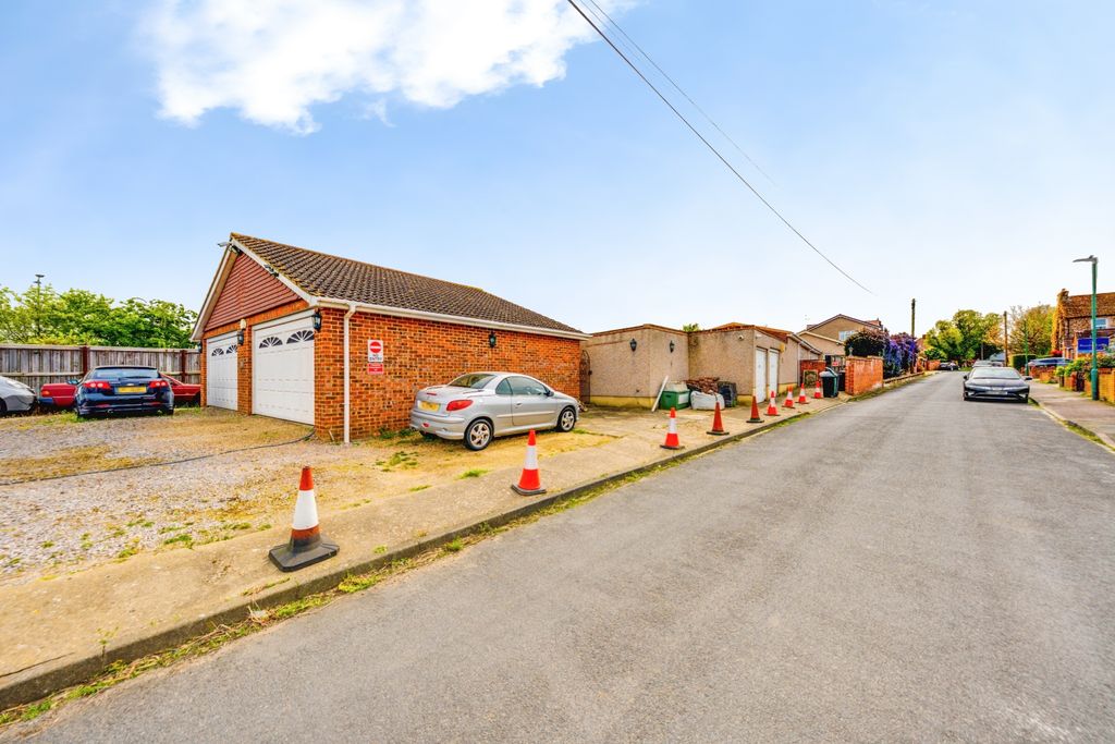 Additional image 26 of 5 bed detached house for saleBrentfield Road, Dartford DA1