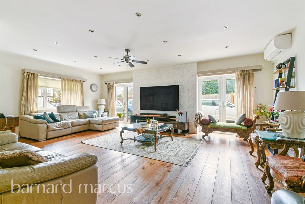 5 bed bungalow for saleDeepdene Avenue, Croydon CR0