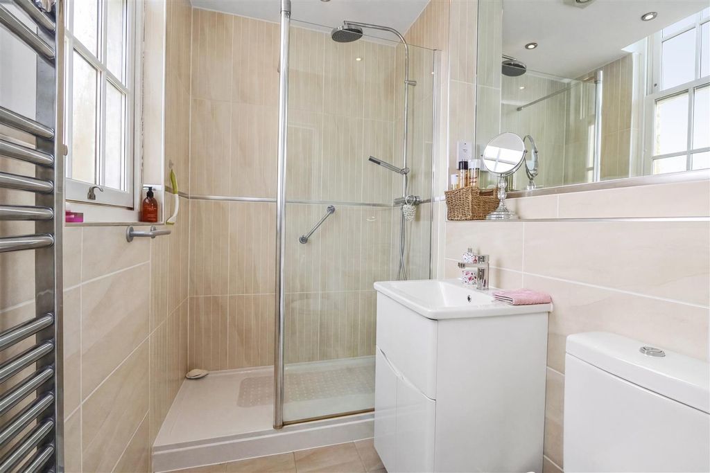 Additional image 8 of 3 bed flat for saleChapel Drive, Dartford DA2