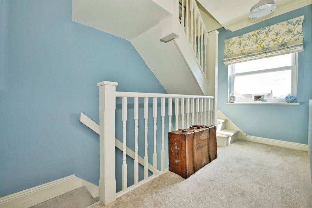 Additional image 9 of 5 bed terraced house for saleOak Drive, Crewkerne TA18