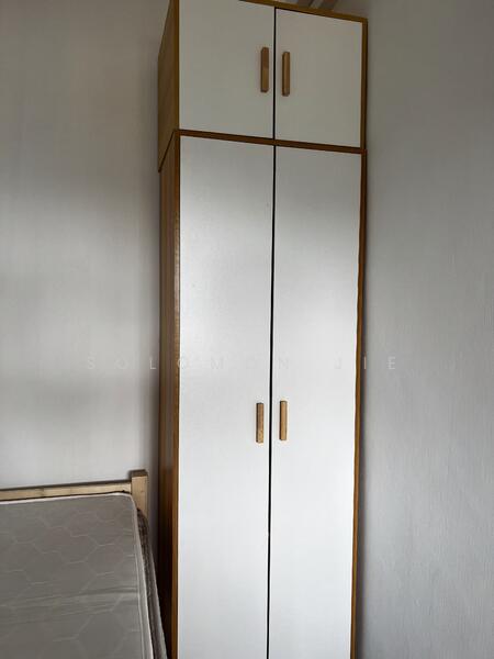 1 Queensway photo 3