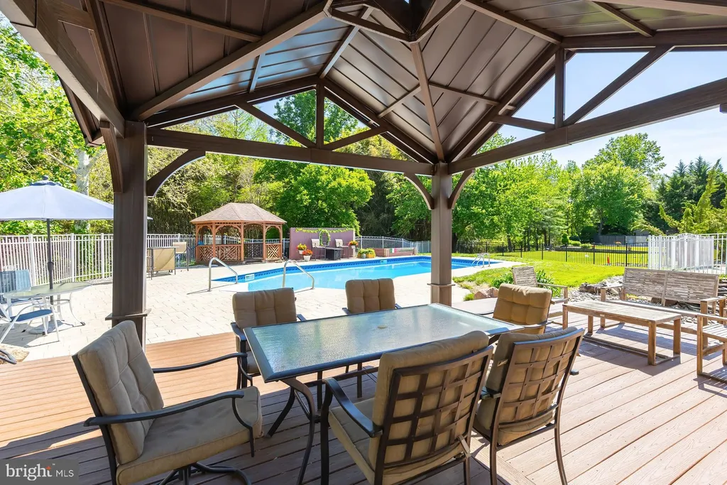 Additional image 8 of 12 Clearbrook Lane, Sewell, NJ 08080