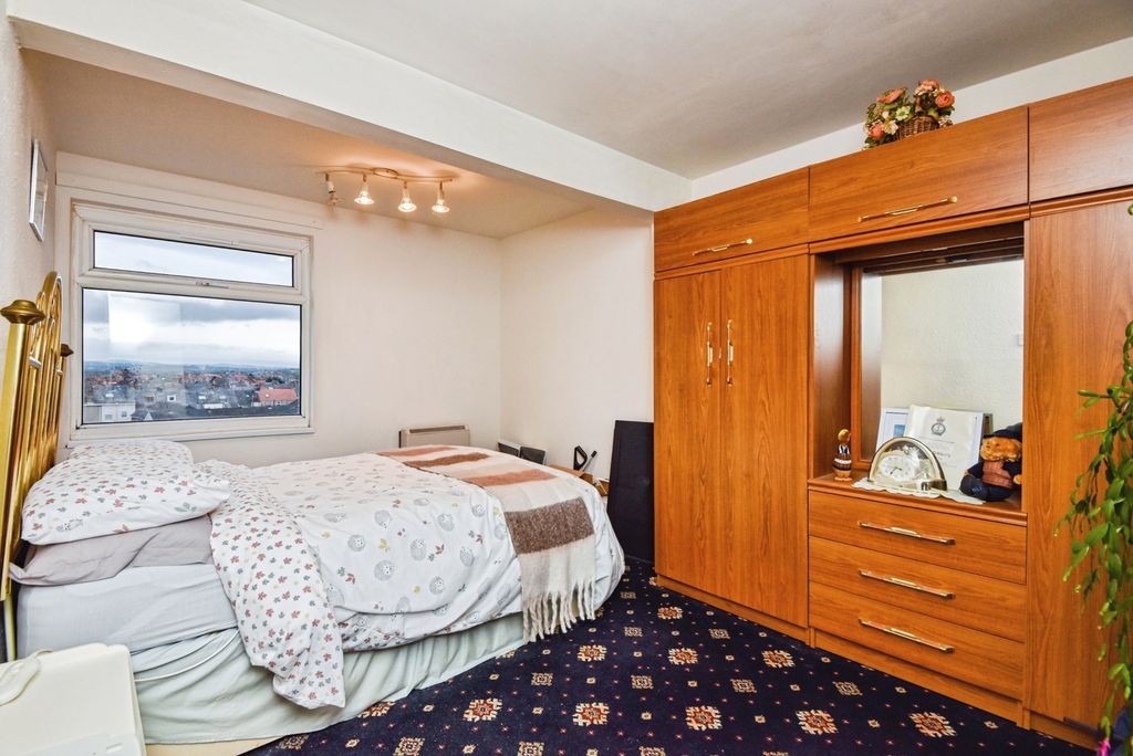2 bed flat for saleSandylands Promenade, Heysham, Morecambe, Lancashire LA3 photo 4