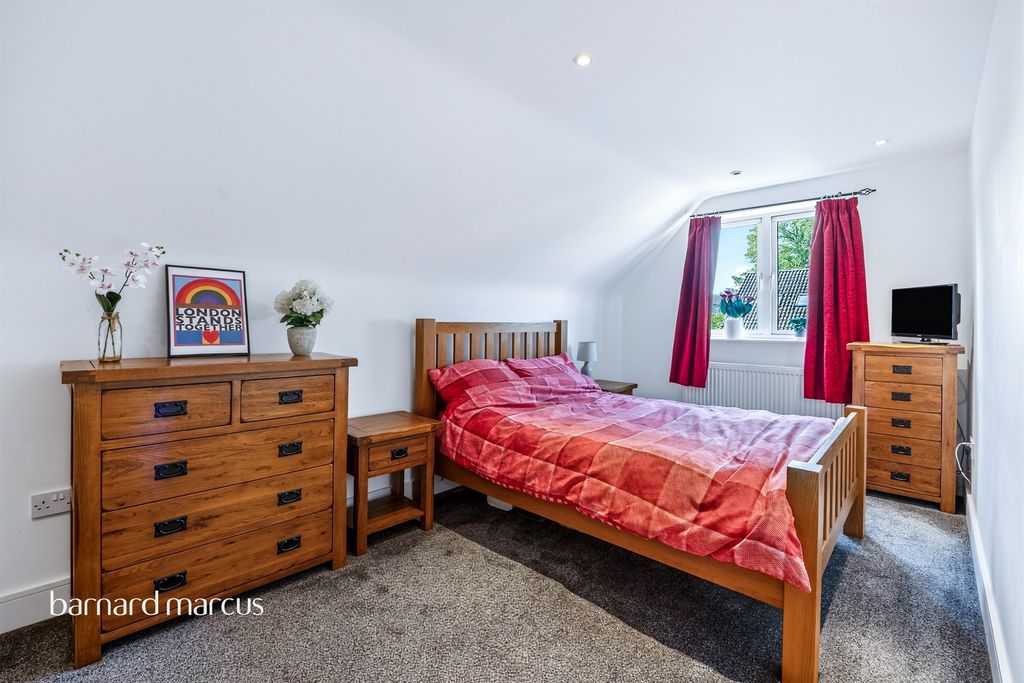 Additional image 12 of 2 bed flat for saleKendra Hall Road, South Croydon CR2