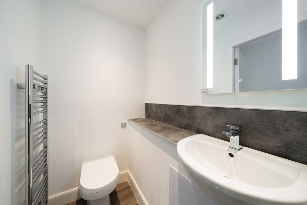 Additional image 10 of 2 bed flat for saleWest Port, Cupar KY15
