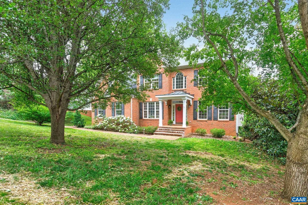 1086 Olympia Dr, Charlottesville, VA 22911