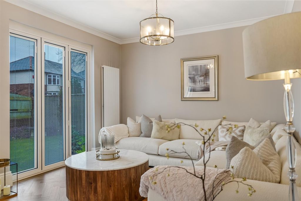 Additional image 19 of 5 bed detached house for salePierremont Gardens, Darlington DL3