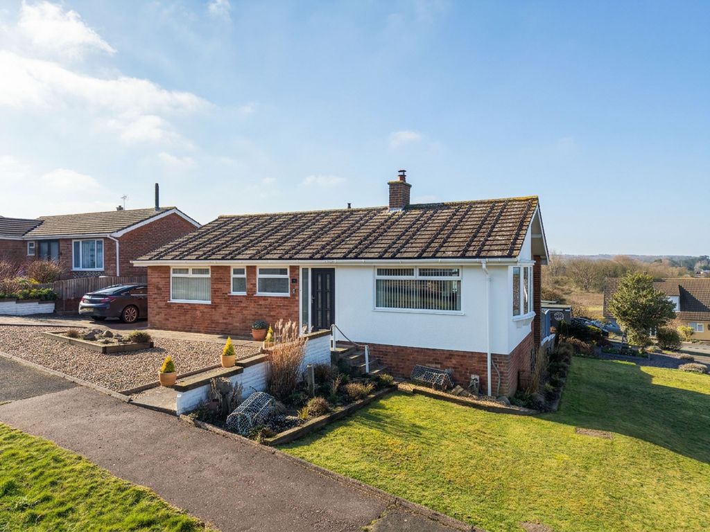 2 bed detached bungalow for saleClifton Park, Cromer NR27