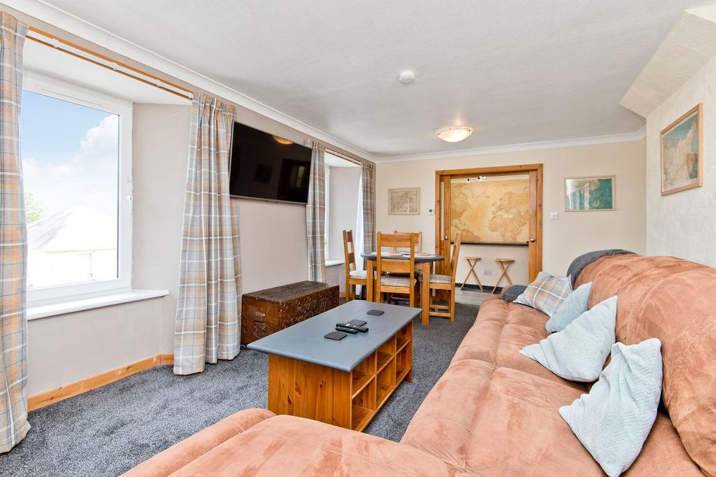 Additional image 4 of 3 bed flat for saleBalgarvie Road, Cupar KY15