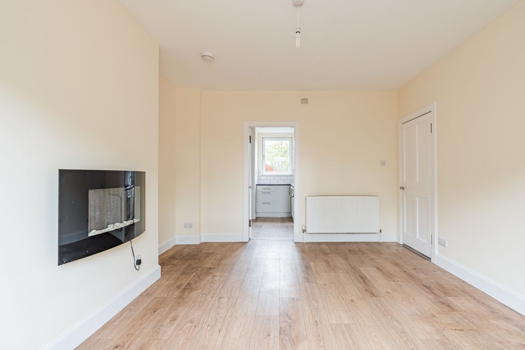 2 bed flat for sale36/2 Parkhead Drive, Edinburgh EH11 photo 5