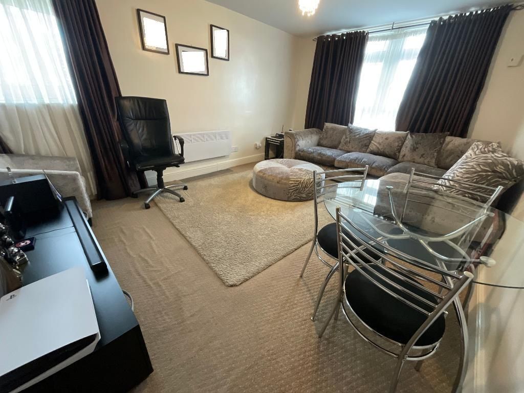 Additional image 2 of 3 bed flat for saleExeter Road, Dagenham RM10
