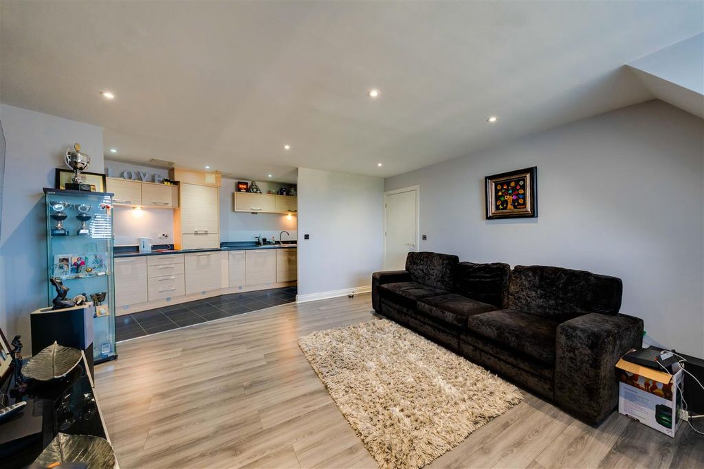 Additional image 7 of 1 bed flat for saleTanners Close, Crayford DA1