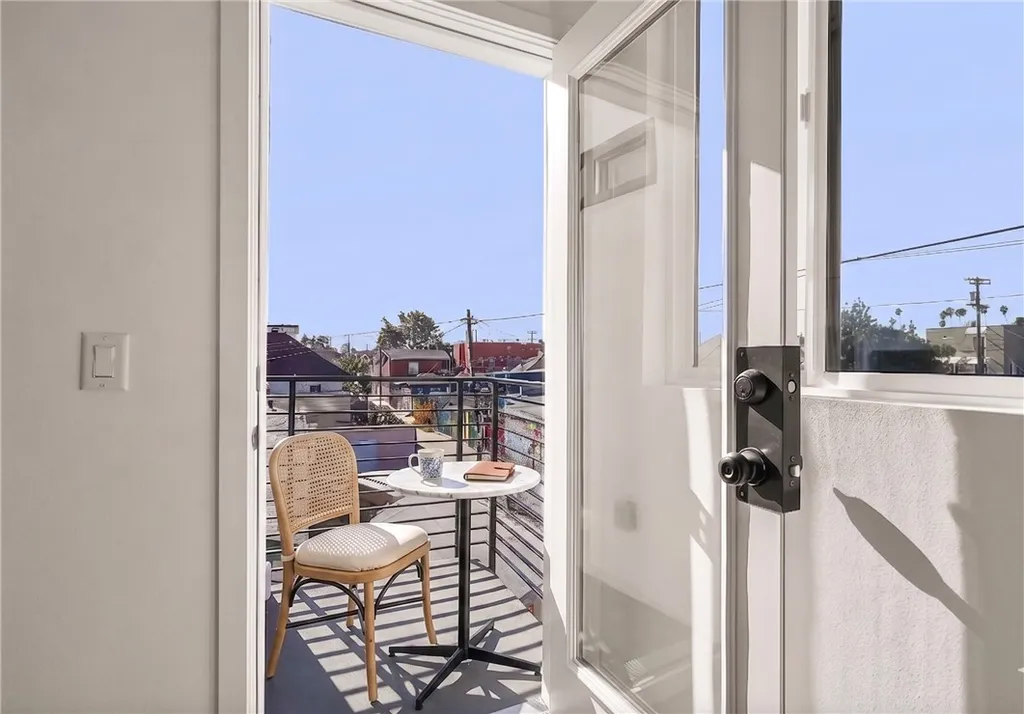 Additional image 7 of 1733 S New Hampshire Ave, Los Angeles, CA 90006