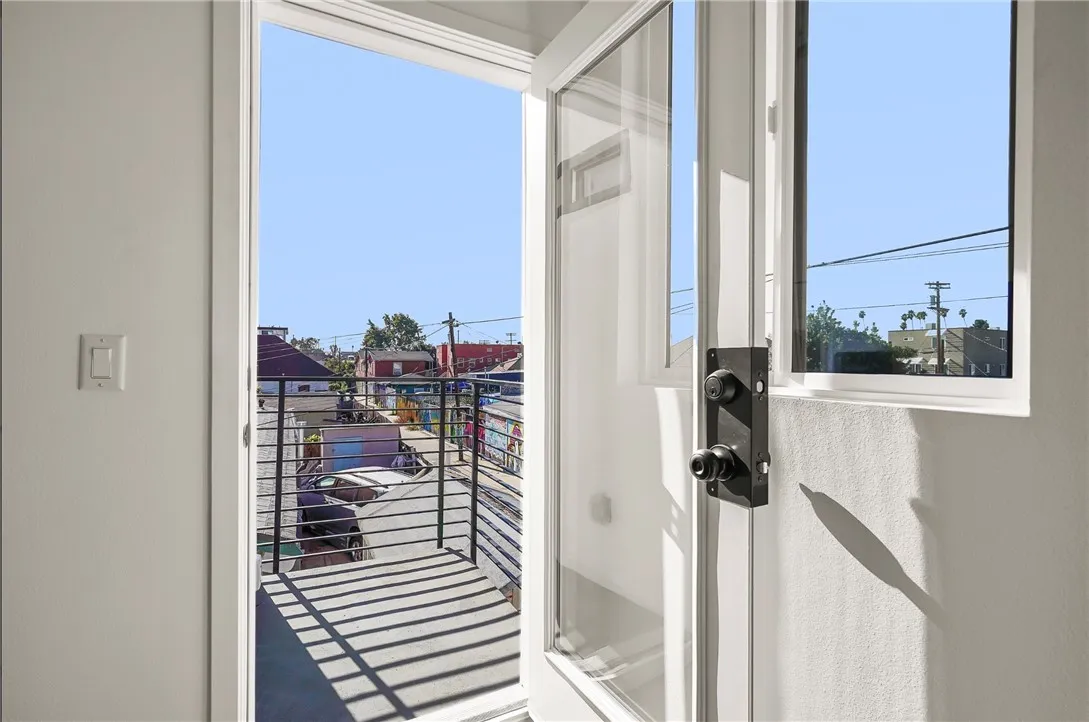 Additional image 38 of 1733 S New Hampshire Ave, Los Angeles, CA 90006