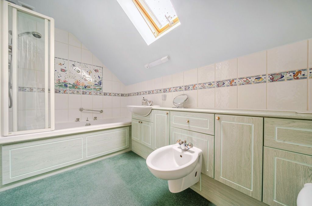 Additional image 22 of 7 bed detached house for saleShepherds Lane, Dartford DA1