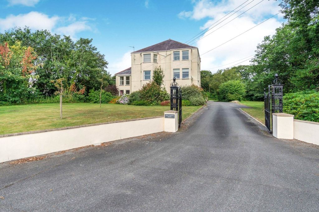 1 bed flat for saleTalcymerau Road, Pwllheli, Gwynedd LL53