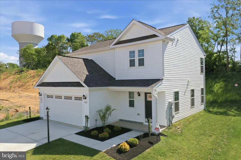 462 Ludgate Manor, Falling Waters, WV 25419 photo 4