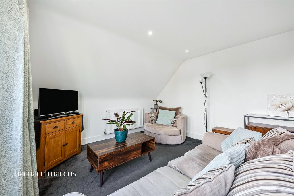 Additional image 7 of 2 bed flat for saleKendra Hall Road, South Croydon CR2