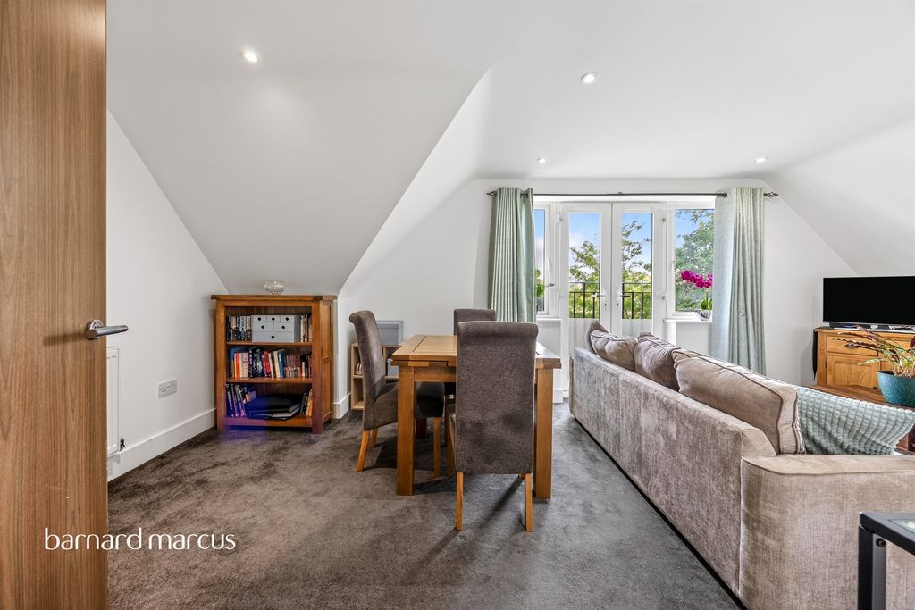 Additional image 4 of 2 bed flat for saleKendra Hall Road, South Croydon CR2