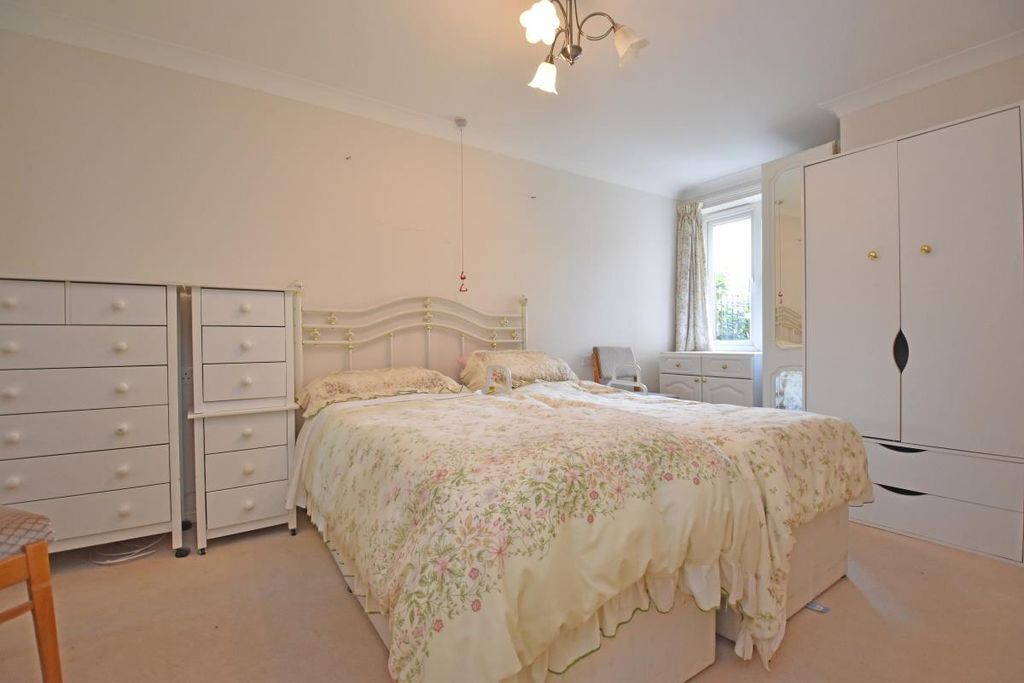 Additional image 8 of 1 bed flat for saleHigh Street, Cullompton EX15