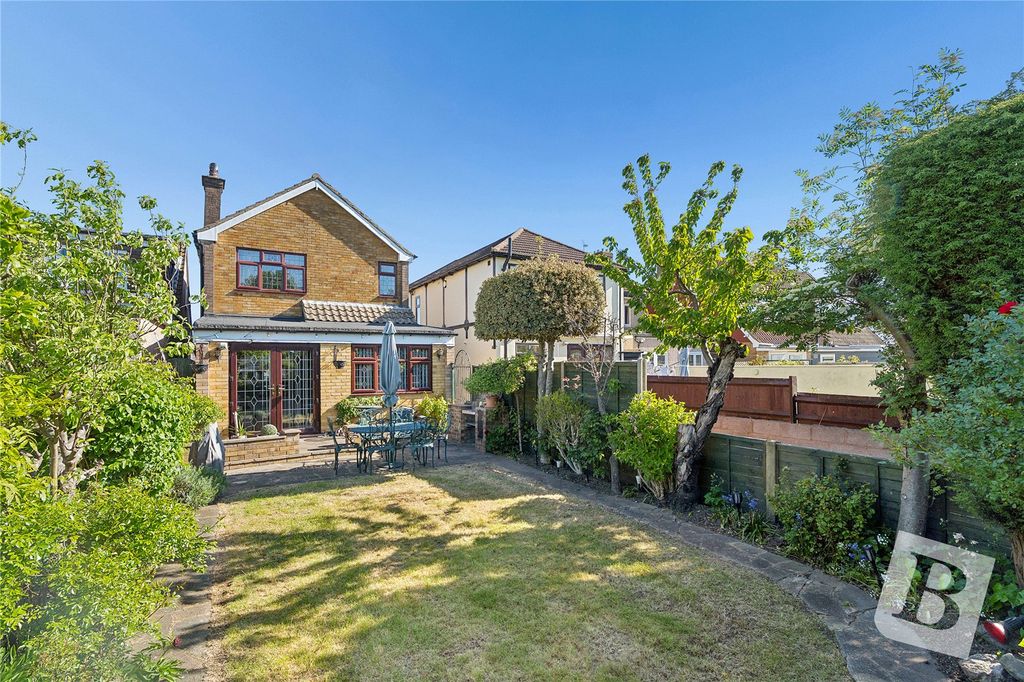 Additional image 4 of 3 bed detached house for saleGoring Road, Dagenham RM10